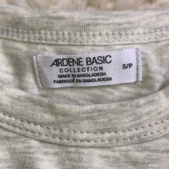 ✨3/$15✨ NWT Ardene Grey Basic Tee - Picture 2 of 5